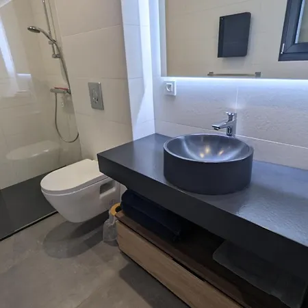 Апартаменты Luxe Avec Piscine Chauffee & Jacuzzi Prive - Cote D'azur