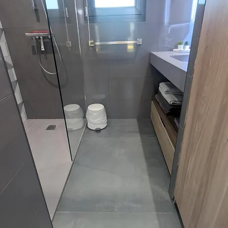 Апартаменты Luxe Avec Piscine Chauffee & Jacuzzi Prive - Cote D'azur *
